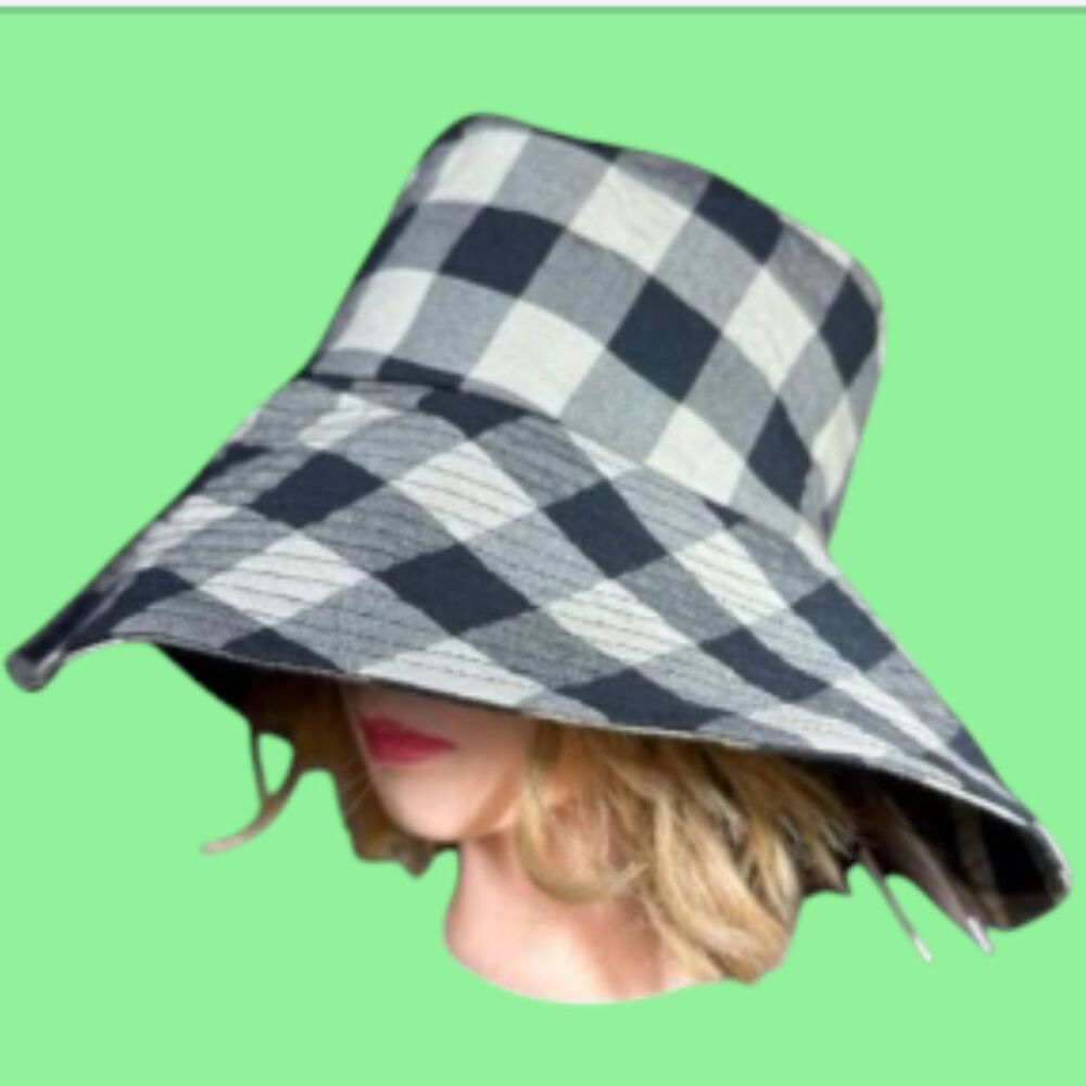 NWT Janessa Leone’ Darcey Bucket Hat Blue and Cream Buffalo Plaid sz L